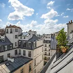Paris Centre Dernier Etage Vue Ascenseur